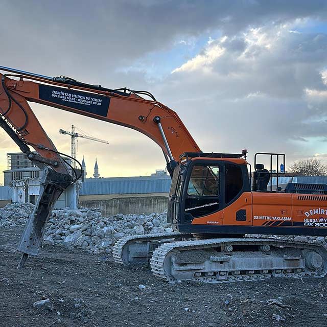 DOOSAN EKSKAVAToR 300LC (2021)