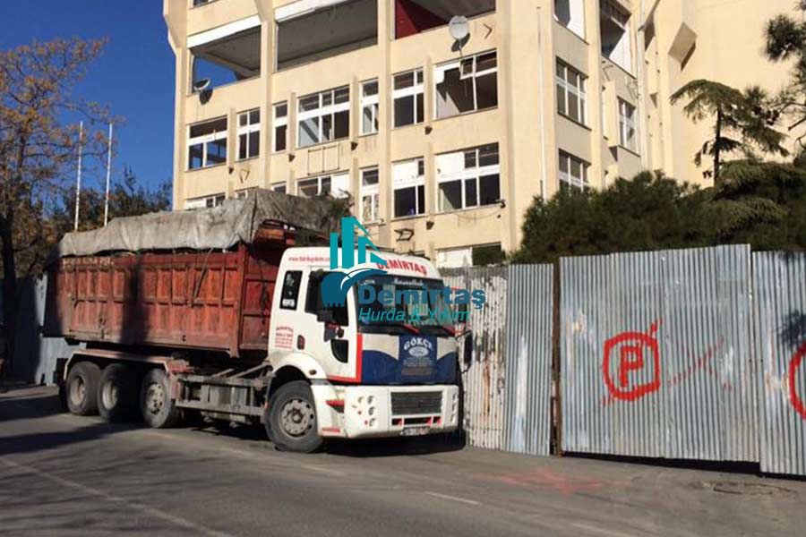 Moloz Atımı ve Nakliye Süreci Nasıl İşler? - Demirtaş Yıkım